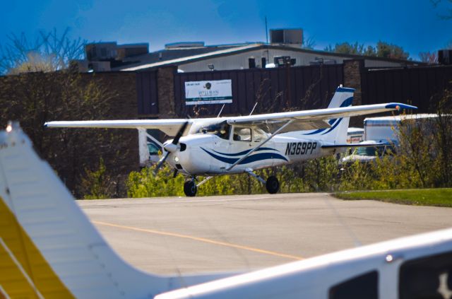 Cessna Skyhawk (N369PP)