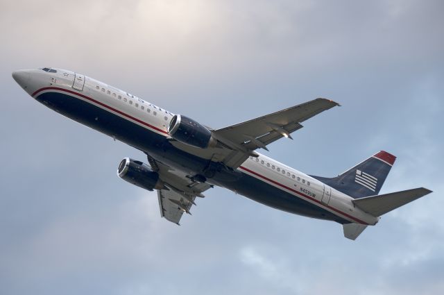 BOEING 737-400 (N450UW)