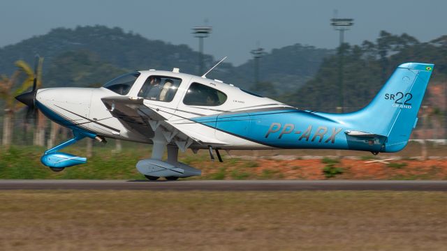 Cirrus SR-22 (PP-ARX)