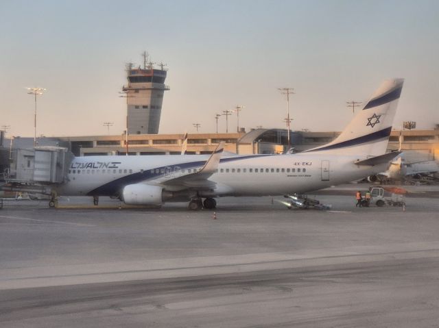 Boeing 737-800 (4X-EKJ)