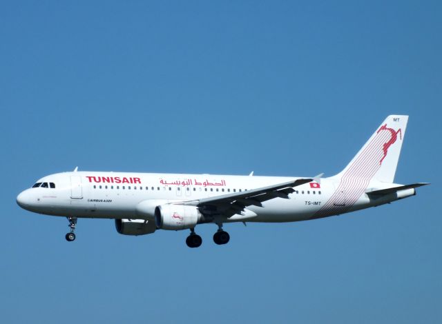 Airbus A320 (TS-IMT)