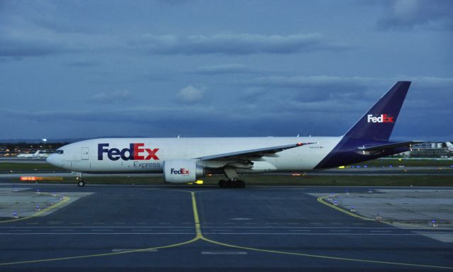 BOEING 777-200LR (N851FD) - FedEx Boeing 777-FS2 N851FD in Frankfurt 