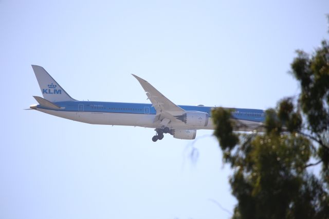 BOEING 787-10 Dreamliner (PH-BKD)