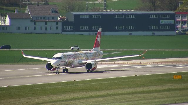 Bombardier CS100 (HB-JCA) - Departing out of Zurich.