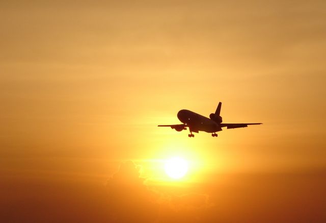 McDonnell Douglas DC-10 —