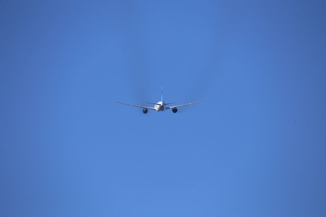 Boeing 777-200 (N772UA)
