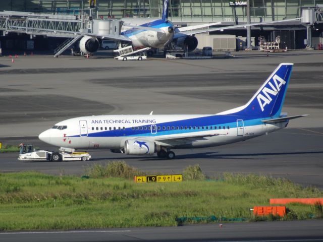 Boeing 737-700 (JA301K)