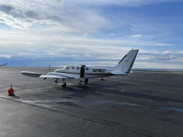 Cessna 340 (N218CF)
