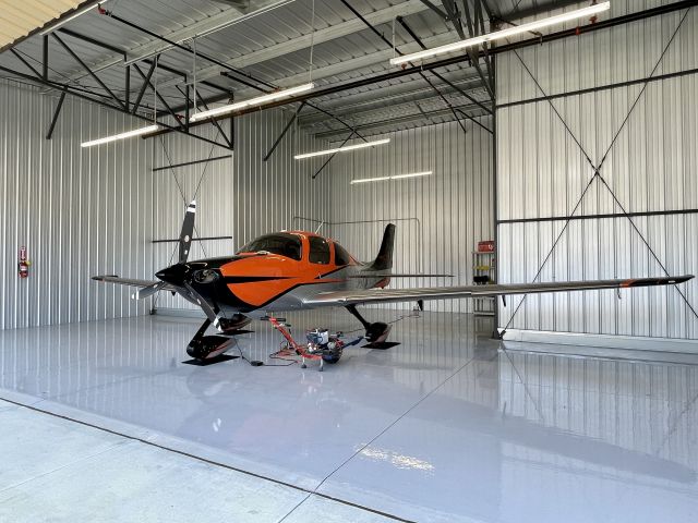 Cirrus SR-22 (N5KM)