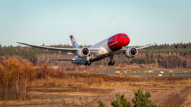 Boeing 787-8 (LN-LNG) - DY7067 takes off to Oakland from Stockholm Arlanda Airport.