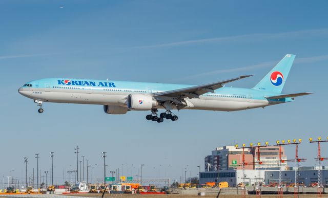BOEING 777-300 (HL7782)