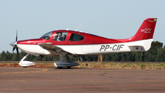 Cirrus SR-22 (PP-CIF)