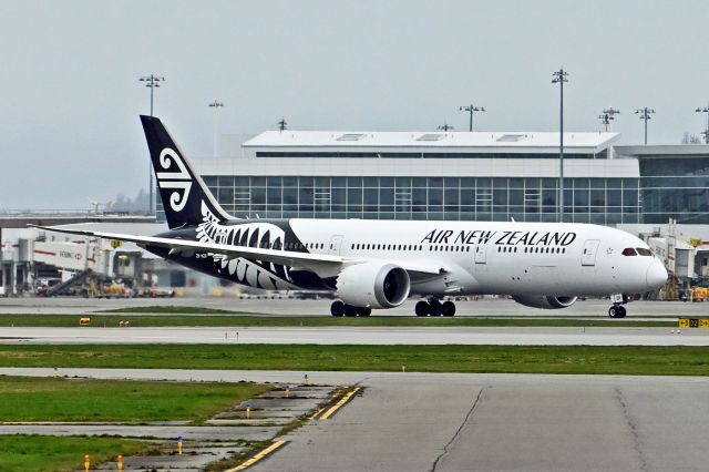 Boeing 787-9 Dreamliner (ZK-NZR)