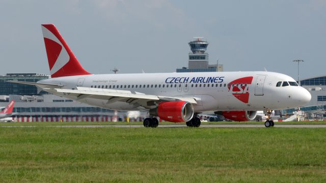 Airbus A320 (OK-HEU)