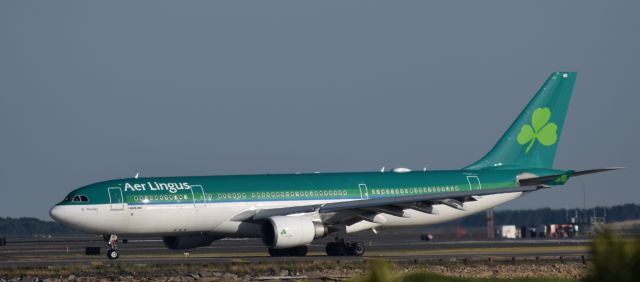 Airbus A330-200 (EI-EWR)