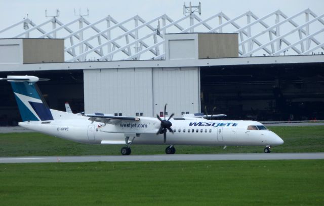 de Havilland Dash 8-400 (C-GVWE) - Shown here taxiing is a Porter Air de Havilland Dash 8-400 twin-turboprop in the Spring of 2017.
