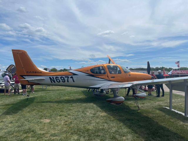 Cirrus SR-22 (N6971) - EAA Airventure Oshkosh 2022