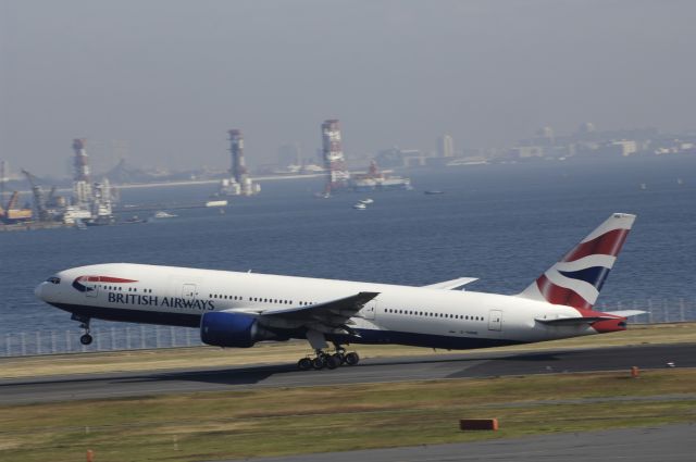 Boeing 777-200 (G-YMMN) - Taking off at Tokyo-Haneda Intl Airport Rwy34L on 2014/11/21