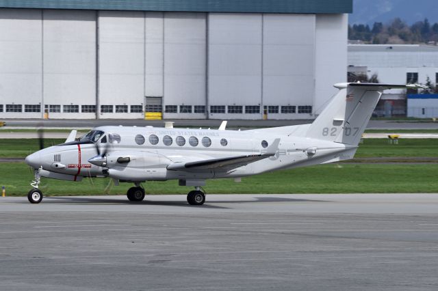 Beechcraft Super King Air 300 (16-8207) - US Marine UC-12W Huron 