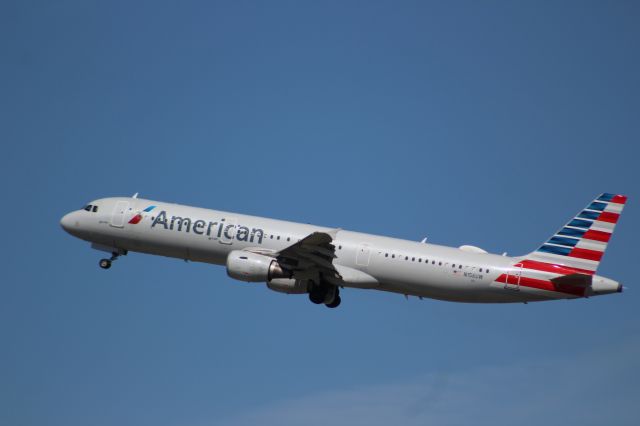 Airbus A321 (N156UW)