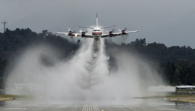 Lockheed L-188 Electra (C-FYYJ) - CFYYJ