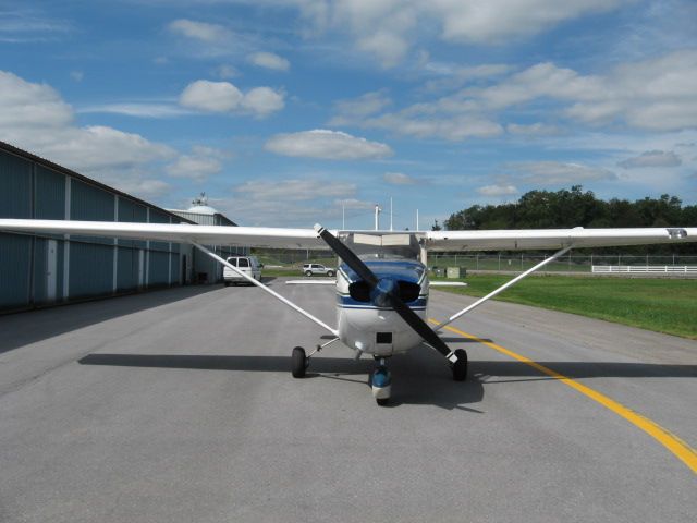 Cessna Skyhawk (N17MC)