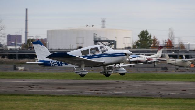 Piper Cherokee (N9737W)