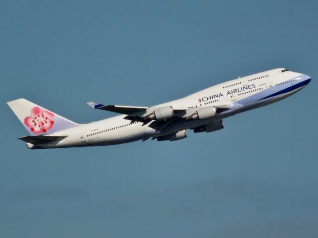 Boeing 747-400 (B-18210)