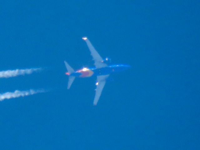 Boeing 737-700 (N271LV)
