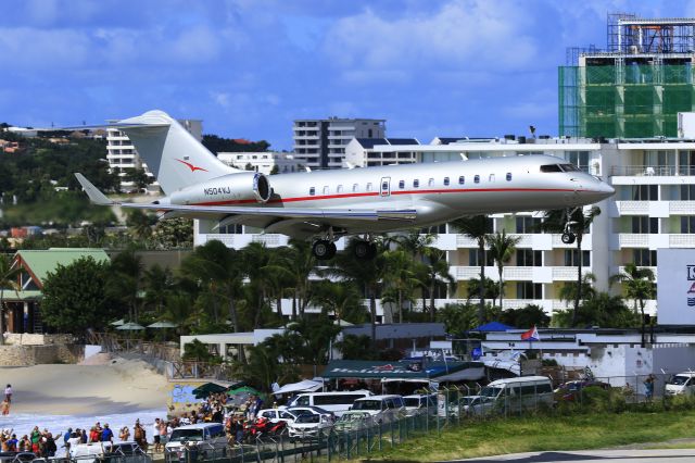 Bombardier Global 5000 (N504VJ) - VistaJet N504JT landing at St Maarten.