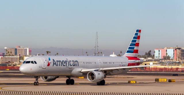 Airbus A321 (N167US) - Spotted at KPHX on December 20, 2020br /Spotted from the RAC staff parking garage