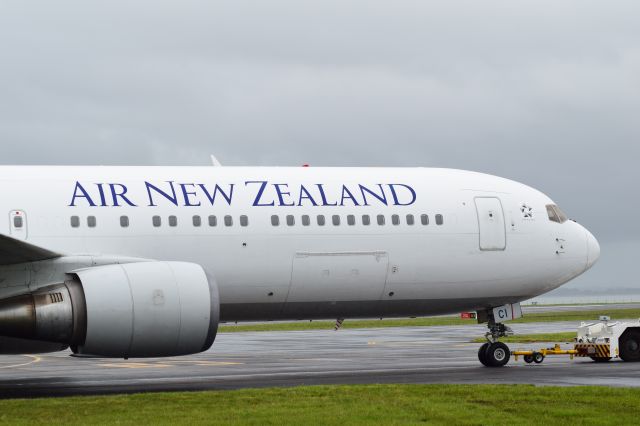 BOEING 767-300 (ZK-NCI)