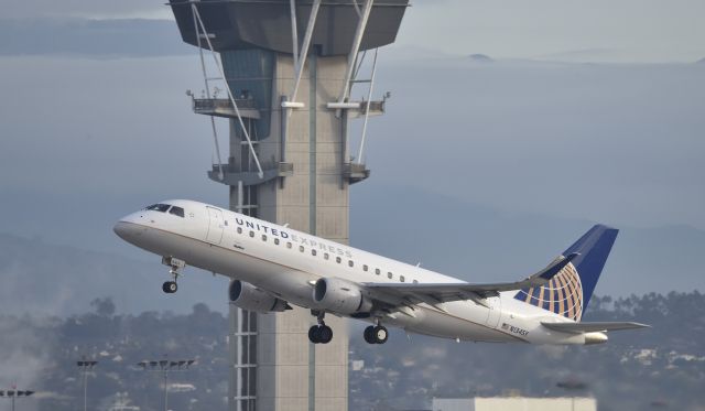 Embraer 175 (N134SY) - Departing LAX