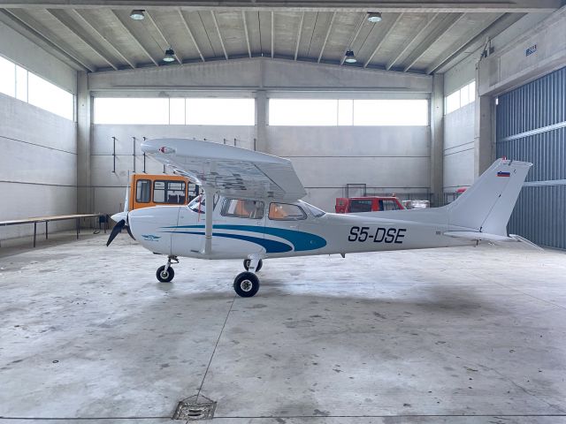 Cessna Skyhawk (S5-DSE) - Thielert Diesel engine. 14 NOV 2020.