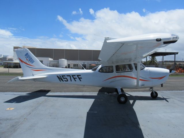 Cessna Skyhawk (N57FF)