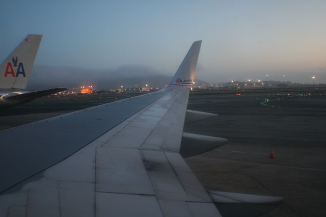 Boeing 757-200 (N692AA)