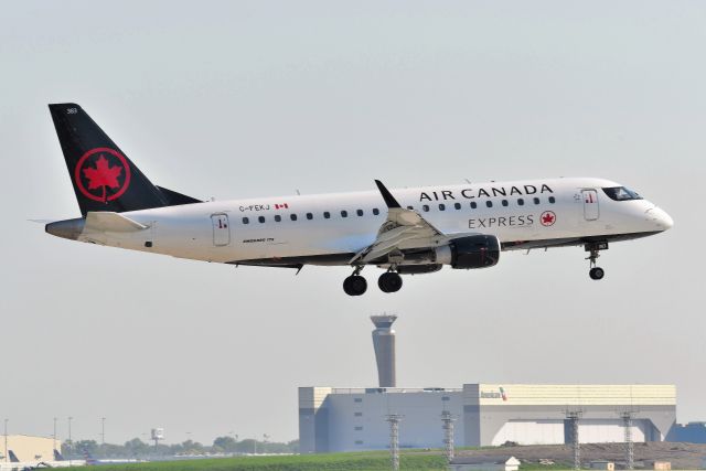 Embraer 170/175 (C-FEKJ) - 10-C 05-26-20