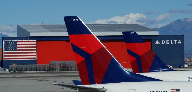 — — - Delta in Salt Lake City