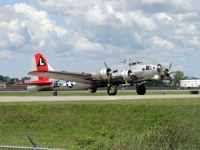 Boeing B-17 Flying Fortress (N3701G)