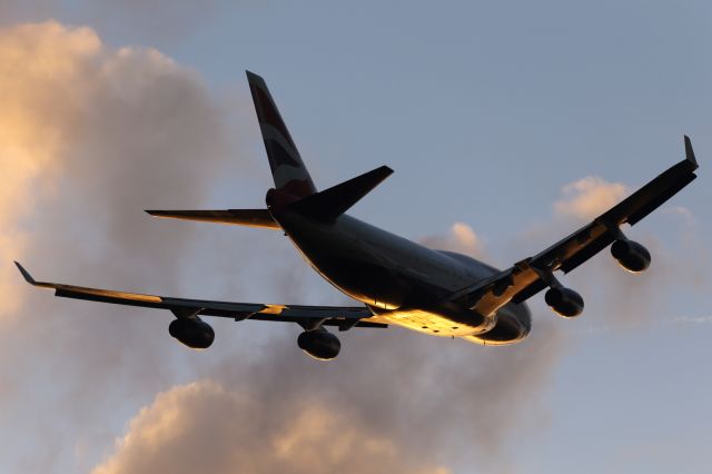 Boeing 747-200 (G-CIIV) - Departing LHR.