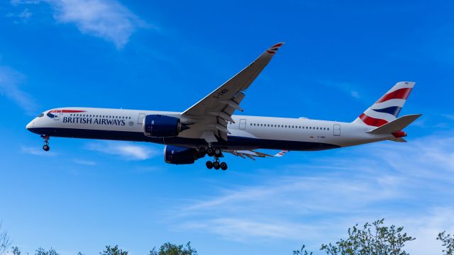 Airbus A350-1000 (G-XWBI) - British Airways A350-1000 landing at PHX on 8/9/22. Taken with a Canon 850D and Sigma 18-35mm Art lens.