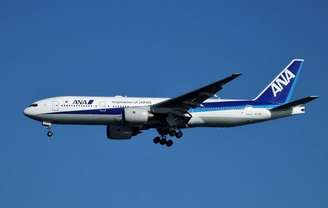 Boeing 777-200 (JA714A) - Final approach to HND R/W34L (2017/01/17)