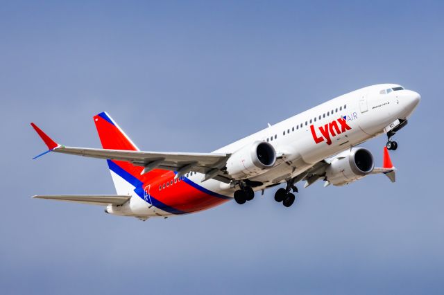 Boeing 737 MAX 8 (C-GJSL) - A Lynx Air 737 MAX 8 taking off from PHX on 4/10/23. Taken with a Canon R7 and Tamron 70-200 G2 lens.