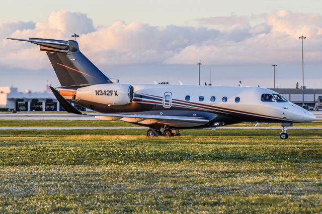 Embraer Phenom 300 (N342FX)