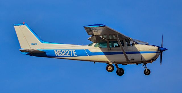 Cessna Skyhawk (N5227E) - N5227E Cessna 172N Skyhawk s/n 17271782 - North Las Vegas Airport  KVGTbr /Photo: TDelCorobr /December 15, 2023