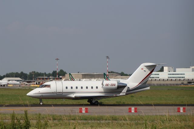 Canadair Challenger (OE-IDG) - CL 604 TAXIING TO LINATE-ATA 28-05-16