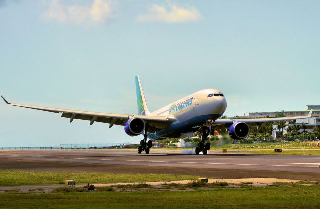 Airbus A330-200 (F-OFDF)