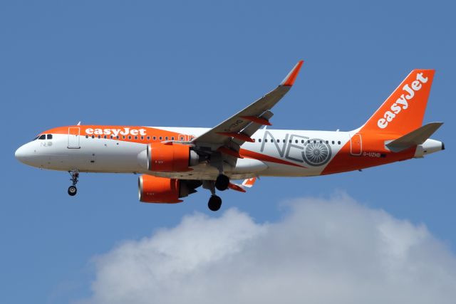 Airbus A320 (G-UZHD) - 06/05/2023:br /Flight from Luton (LTN), UK, on final to runway 30.