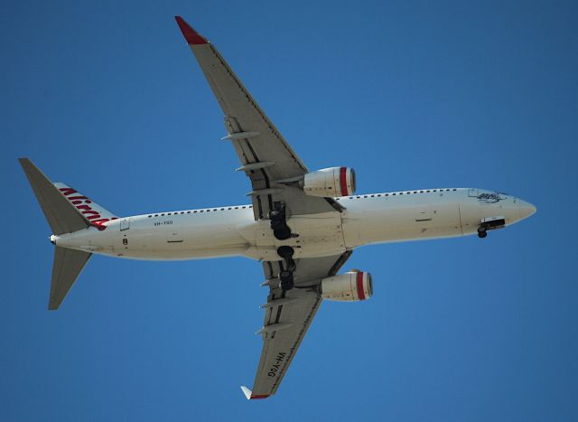 Boeing 737-800 (VH-YQG)