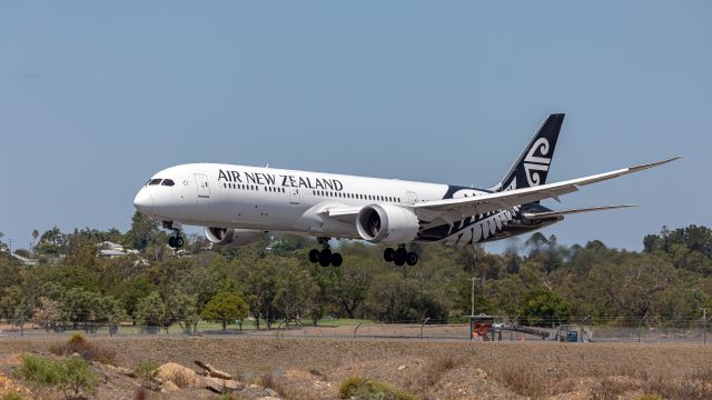 Boeing 787-9 Dreamliner (ZK-NZH)